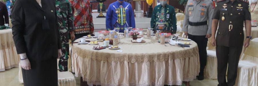 AYO BERGANDENGAN TANGAN MEMBANGUN BARITO TIMUR, SERUAN BUPATI PADA PERINGATAN HUT KE 19 KABUPATEN BARITO TIMUR