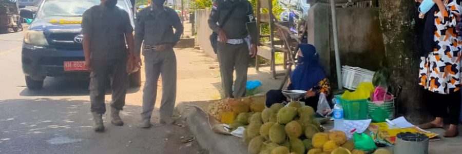 POL PP Tertibkan Pedagang Tak Disiplin Protkes