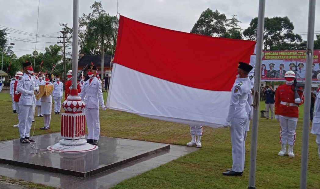 SANG MERAH PUTIH BERKIBAR DI BARITO TIMUR