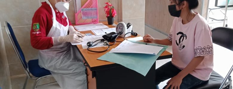 PERINGATI HARI KONTRASEPSI SEDUNIA, DP3A-KB & KB KES TNI BERI LAYANAN KB GRATIS