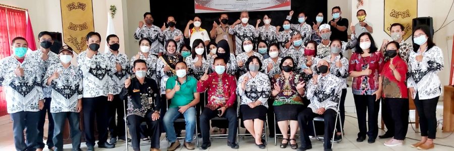 RAYAKAN  HUT KE-76 PGRI, PENGURUS PGRI  KABUPATEN BARITO TIMUR  LAKSANAKAN  BIMTEK AKREDITASI