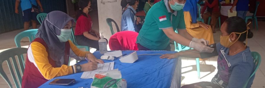 DIBACKUP BIN, PUSKESMAS TALA LAKSANAKAN VAKSIN COVID-19 DI PASAR TOMENGGOENG DJAYA KARTI