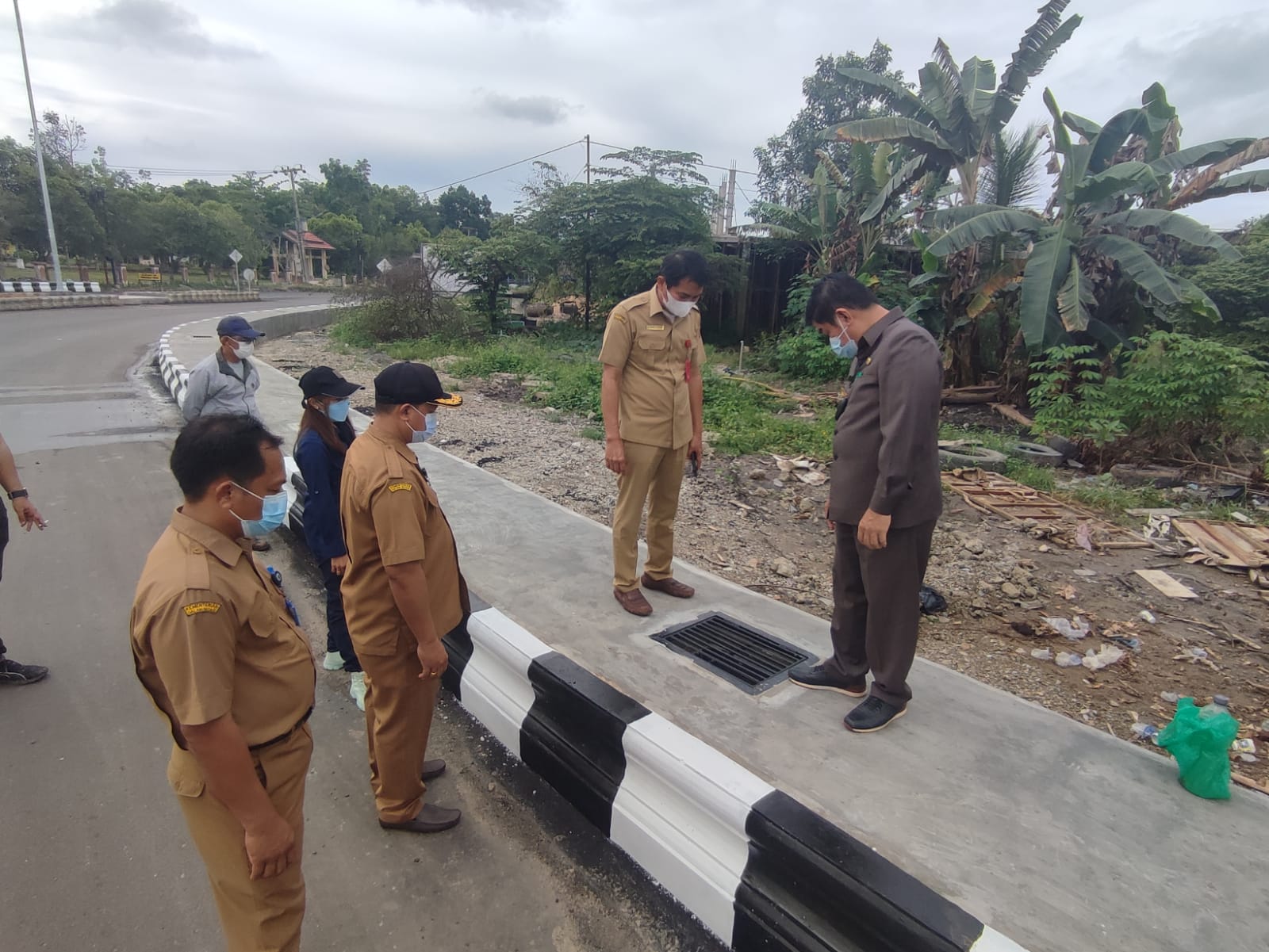 BUPATI BARTIM NILAI KEMAJUAN PEMBANGUNAN BUNDARAN & TUGU GUNUNG PERAK SUDAH BAIK