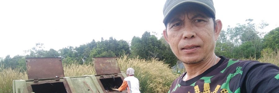 SAMPAH BERSERAKAN DI LUAR, PADAHAL DI DALAM BAK SAMPAH MASIH KOSONG