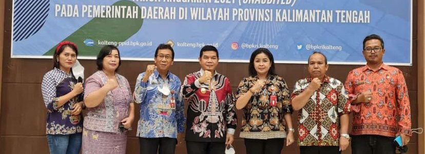 BUPATI BARTIM SERAHKAN LKPD TAHUN ANGGARAN 2021 KE BPK PERWAKILAN PROVINSI KALTENG TEPAT WAKTU