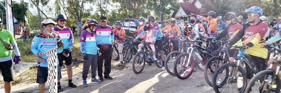 LEPAS PESERTA GOWES BERSAMA, BUPATI BARTIM AJAK MASYARAKAT JAGA KESEHATAN
