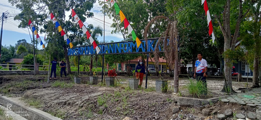 BUPATI BARTIM: KIBARKAN BENDERA MERAH PUTIH SATU BULAN PENUH