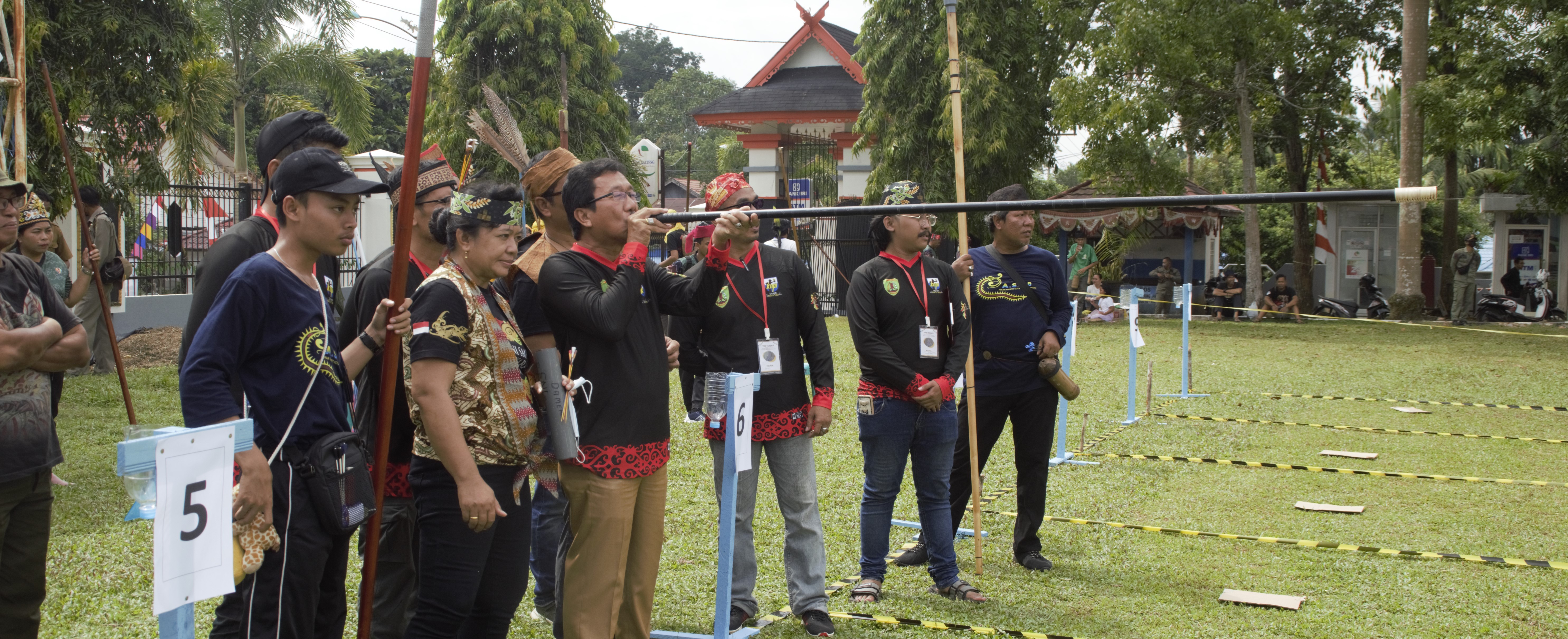 PESERTA LOMBA NIPET MEMBLUDAK, SEKDA BARTIM SEMPAT KHAWATIR BUDAYA NIPET SUDAH DILUPAKAN