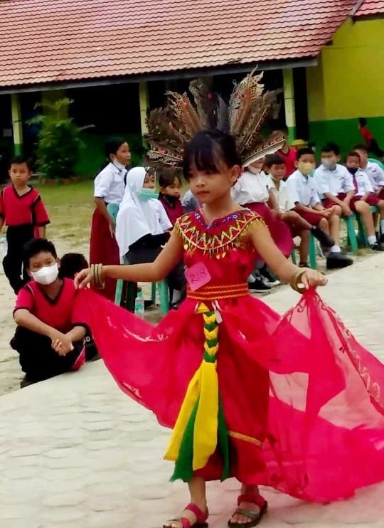 SDN 1 TAMIANG LAYANG MERIAHKAN   HUT KE-77 RI