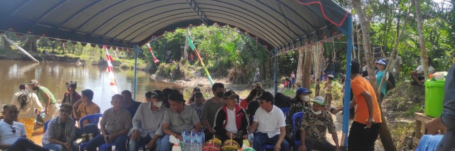 Festival Nariuk Adat II Tahun 2022 Resmi Ditutup, Piala Bergilir Direbut Warga Desa Jaweten