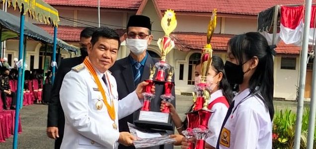 JANGAN SIBUK MAIN MEDSOS SEHINGGA LUPA SEGALANYA, PESAN BUPATI BARITO TIMUR KEPADA GENERASI PENERUS