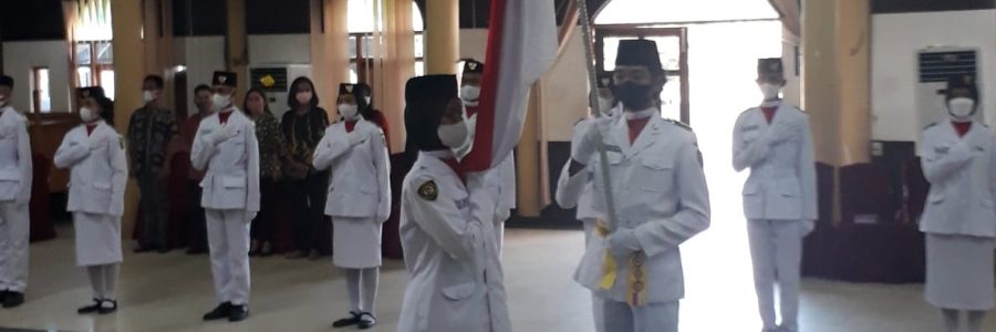 SIAP KIBARKAN SANG MERAH PUTIH, ANGGOTA PASKIBRAKA BARTIM DIKUKUHKAN