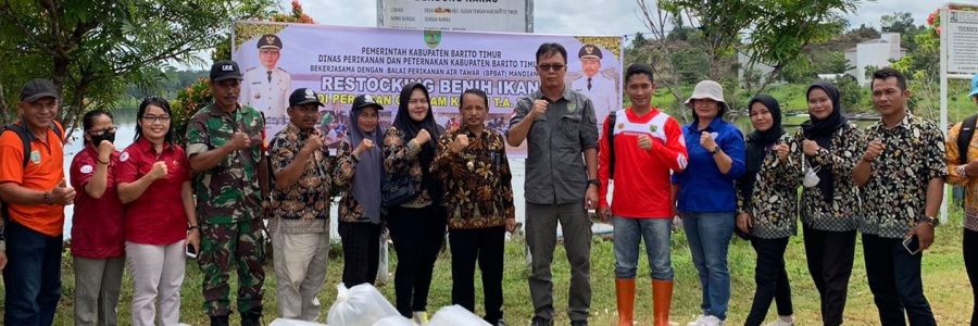 PEMKAB BARTIM LEPAS 24.200 EKOR BIBIT IKAN DI CEK DAM KARAU