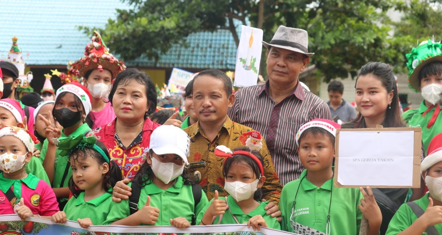 WABUP BARTIM LEPAS PESERTA KARNAVAL NATAL RESORT GKE TAMIANG LAYANG