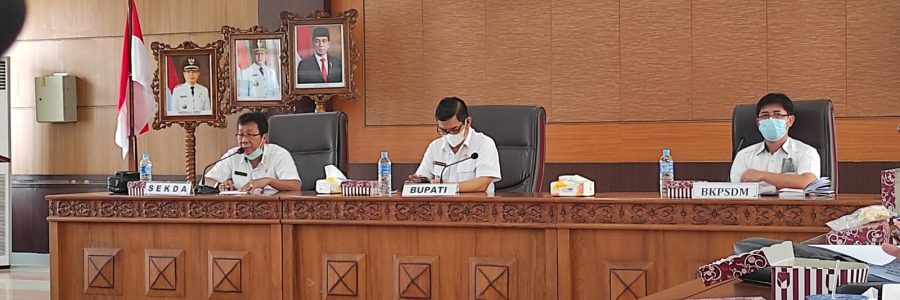 Bupati Bartim Pimpin Rapat Penataan ASN Serta Kebutuhan PHT dan PHL