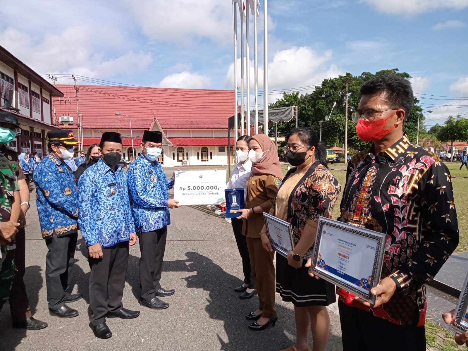 PEMKAB BARTIM GELAR APEL PERINGATAN HARI BELA NEGARA KE-74 DAN KESADARAN NASIONAL