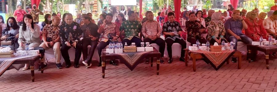 BUPATI BARTIM  HADIRI PAGELARAN ATRAKSI BUDAYA DI TMII JAKARTA