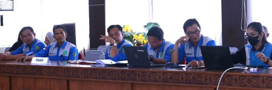 BUPATI PIMPIN RAPAT PEMBAHASAN RKAP PERUMDA TIRTA JANANG KAB. BARITO TIMUR TAHUN 2023