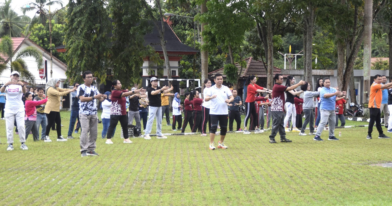 DILAKSANAKAN DI LIMA ZONA, SENAM BERSAMA BERJALAN SUKSES