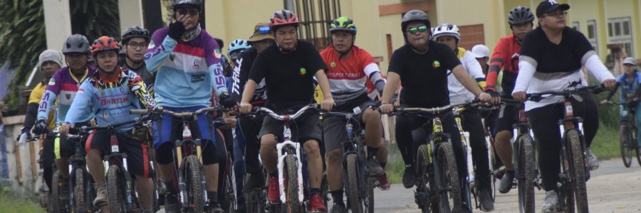 BONUS PEMERIKSAAN TEKANAN DARAH & GULA DARAH, GOWES BERSAMA BUPATI BARTIM BERTABUR HADIAH